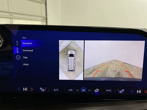 Used 2025 Chevrolet Suburban Z71 image 25