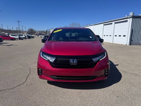 Used 2024 Honda Odyssey Sport image 2