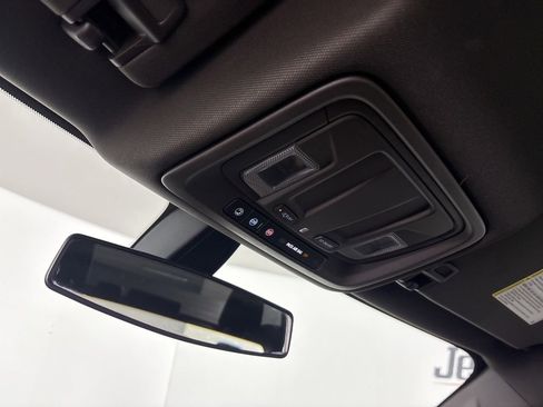 Used 2020 Chevrolet Silverado 1500 LT image 20