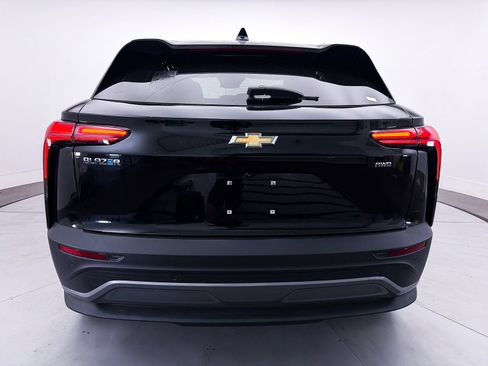 Used 2024 Chevrolet Blazer EV LT AWD/4WD image 15