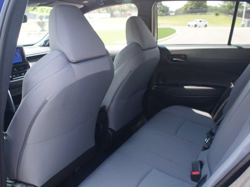 Used 2024 Toyota Corolla Cross AWD Hybrid w/ Moonroof Package image 14