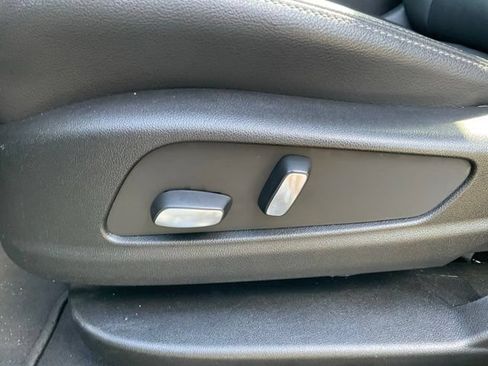 Used 2024 Cadillac XT6 Luxury FWD image 6