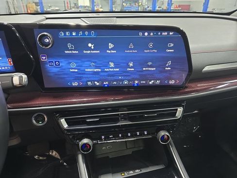 Used 2024 Chevrolet Traverse RS w/ LPO, Floor Liner Package AWD/4WD image 23