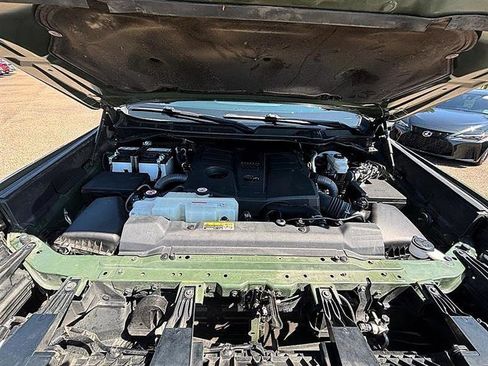 Used 2022 Toyota Tundra SR5 w/ SR5 Convenience Package AWD/4WD image 51