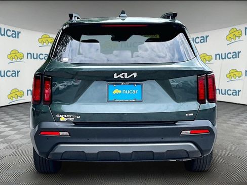 Used 2023 Kia Sorento S w/ Panoramic Sunroof Package AWD/4WD image 5