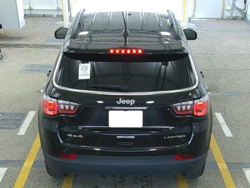 Used 2025 Jeep Compass Limited AWD/4WD image 3