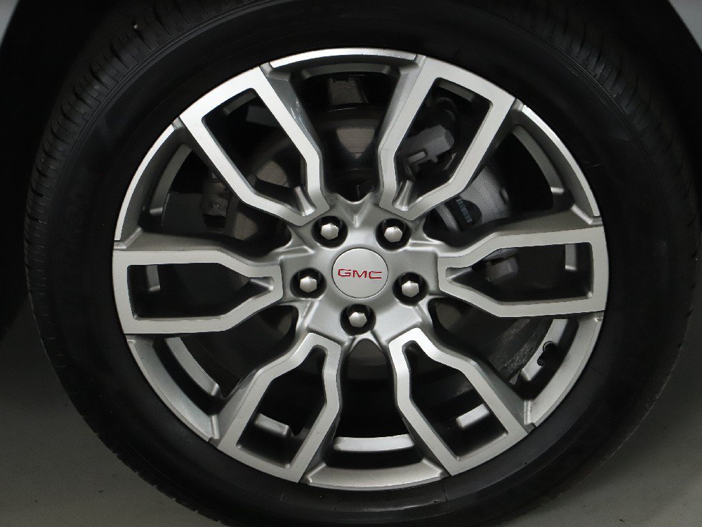 Used 2024 GMC Terrain Denali w/ Denali Premium Package AWD/4WD image 10