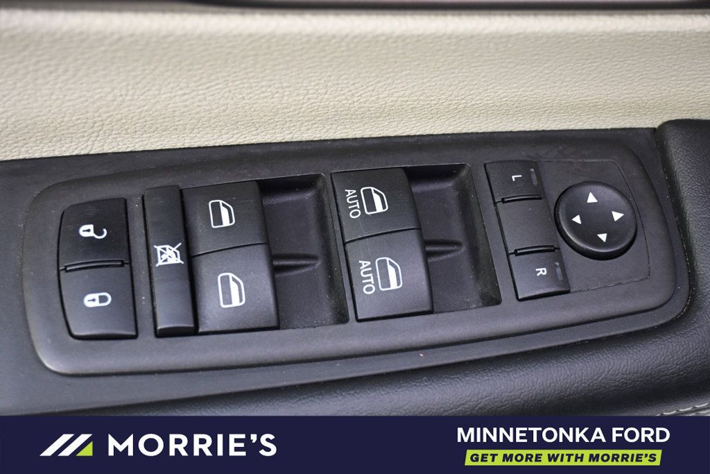Used 2023 Chrysler Voyager LX FWD image 26