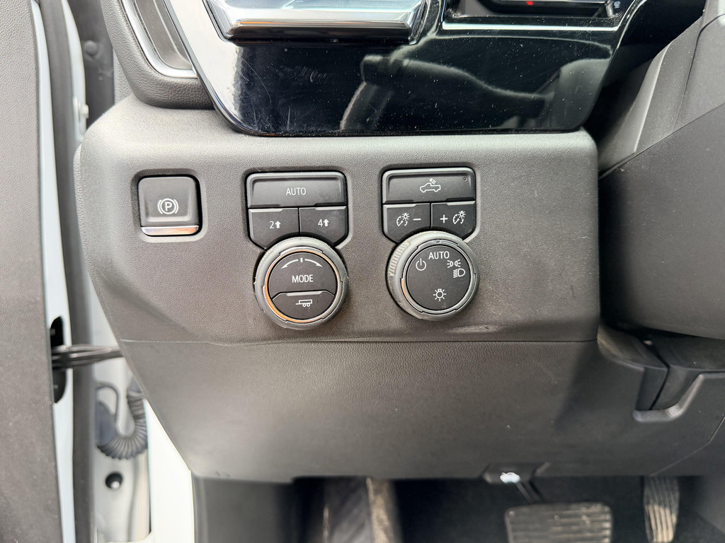 Used 2024 Chevrolet Silverado 1500 LT AWD/4WD image 21