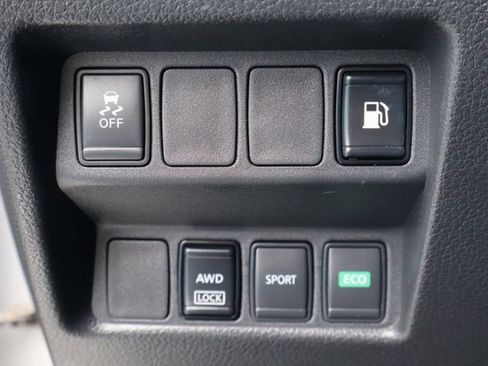Used 2018 Nissan Rogue S AWD/4WD image 27