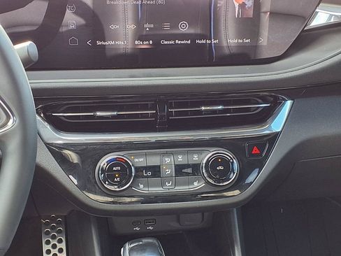 Used 2025 Buick Envista Sport Touring w/ Convenience I Package FWD image 16