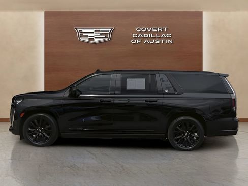 Used 2021 Cadillac Escalade ESV Sport w/ Driver Assist Tech Package AWD/4WD image 2