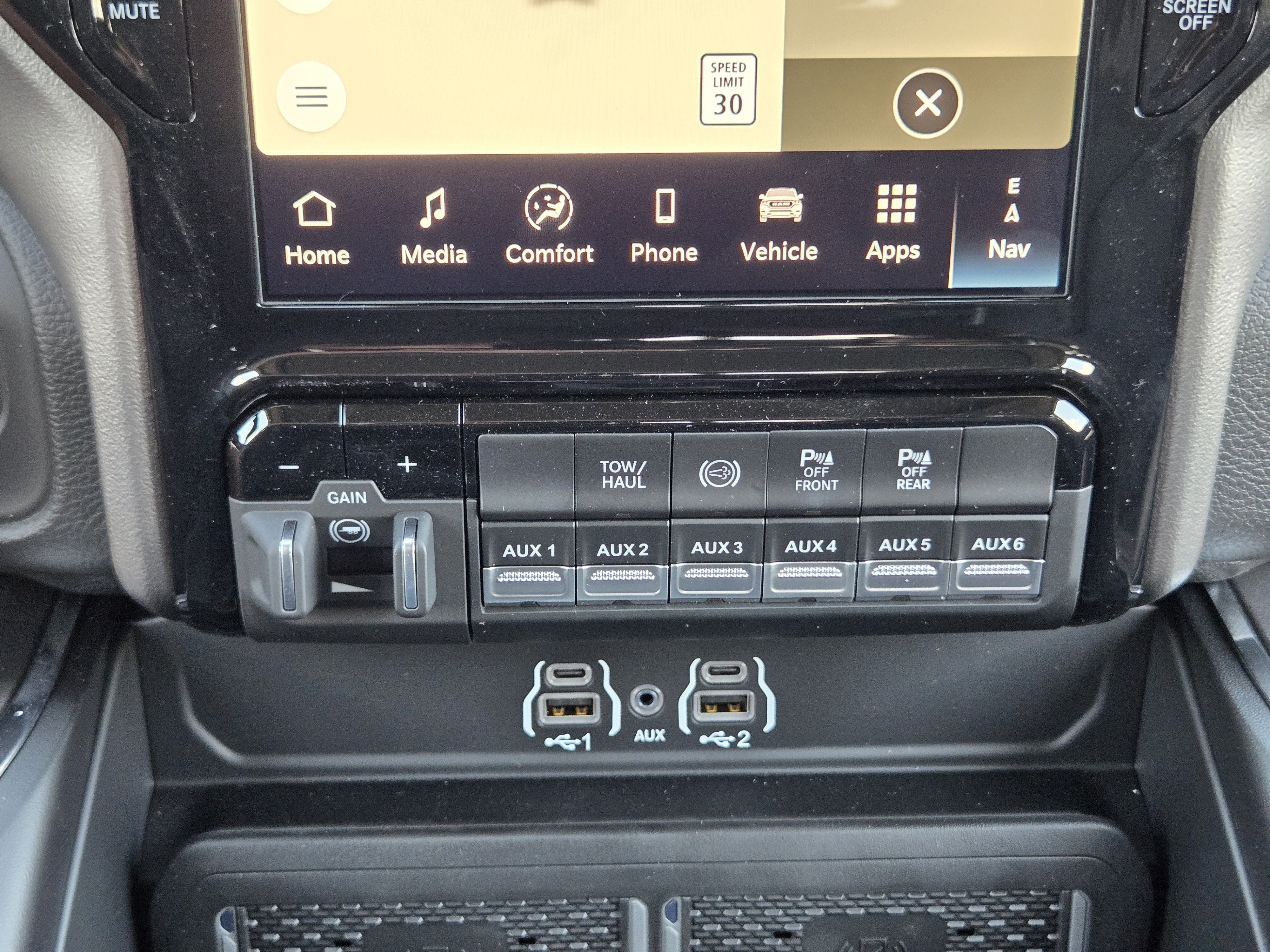 New 2026 RAM 2500 Laramie w/ Night Edition AWD/4WD image 17