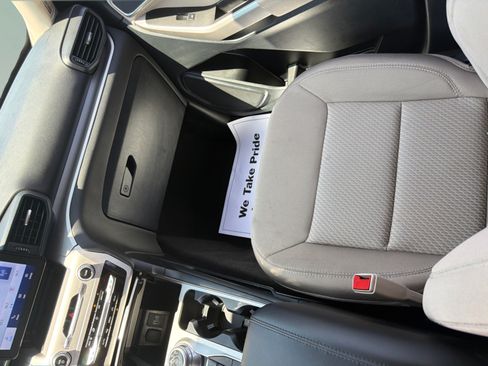 Used 2023 Ford Explorer XLT AWD/4WD image 16