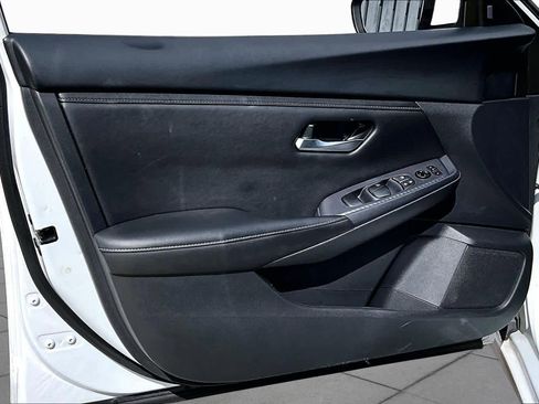 Used 2024 Nissan Sentra SV FWD image 20