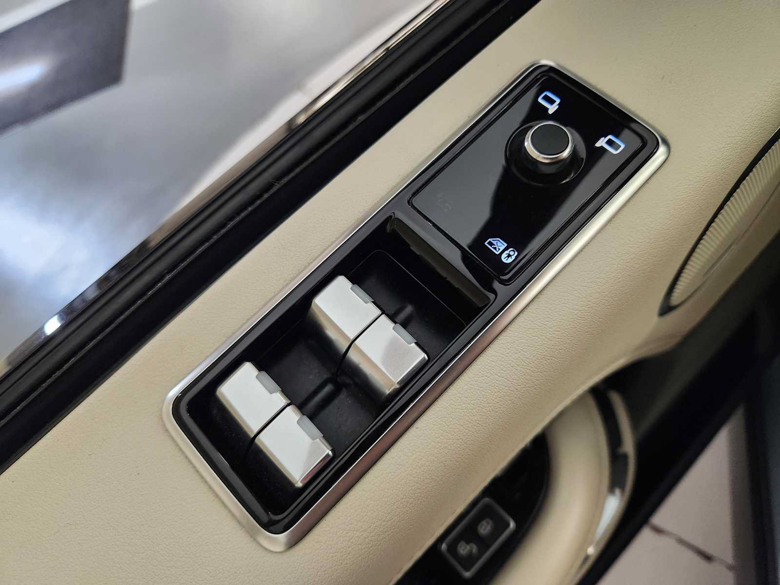 Used 2020 Land Rover Range Rover HSE AWD/4WD image 23