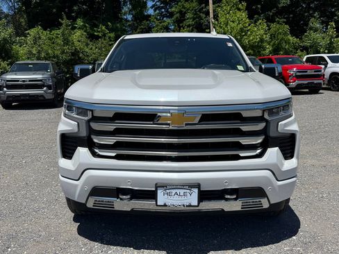 Used 2023 Chevrolet Silverado 1500 High Country w/ High Country Premium Package AWD/4WD image 2