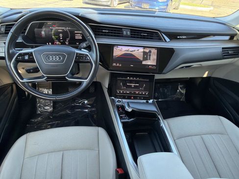 Used 2024 Audi Q8 e-tron Premium Plus image 6