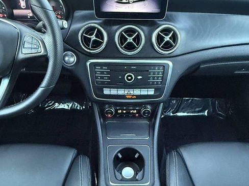 Used 2019 Mercedes-Benz CLA 250 image 40