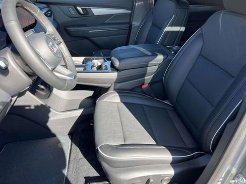 Used 2026 Buick Enclave Preferred w/ Power Package image 17