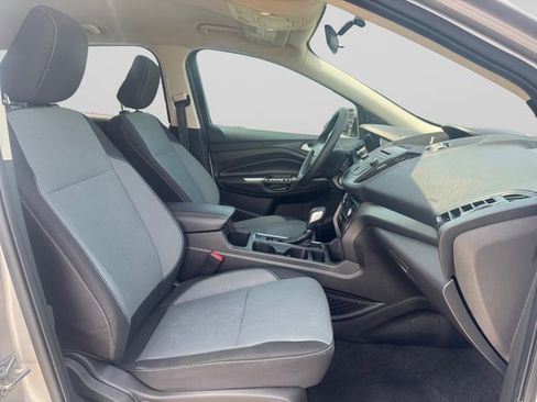 Used 2018 Ford Escape SE FWD image 15