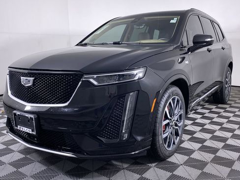 Certified 2023 Cadillac XT6 Sport w/ Platinum Package image 19