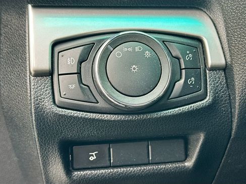 Used 2016 Ford Explorer XLT w/ Equipment Group 201A AWD/4WD image 10