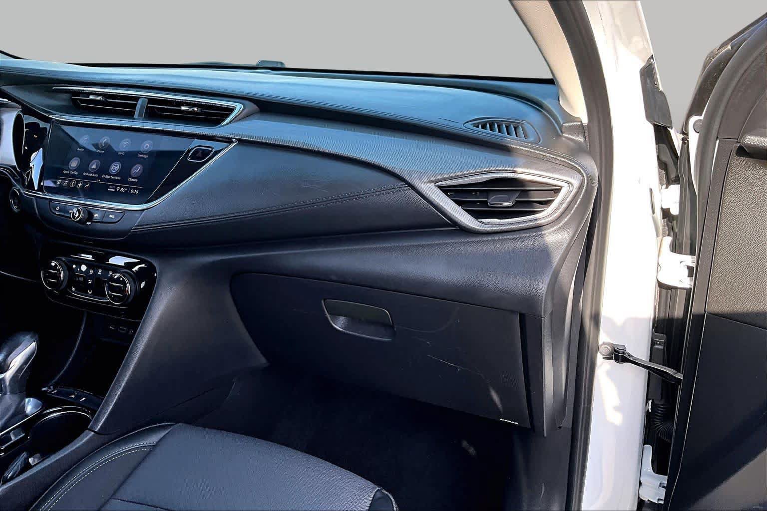 Used 2022 Buick Encore GX Select w/ Sport Touring Package FWD image 19