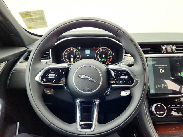 Used 2026 Jaguar F-PACE R-Dynamic S AWD/4WD image 24