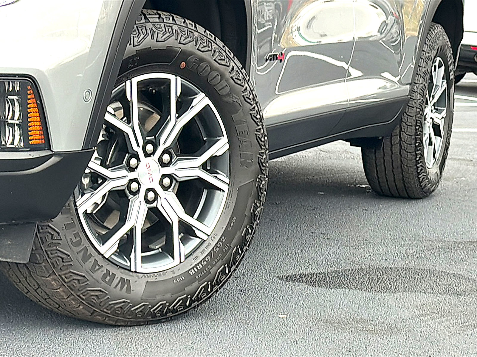 New 2026 GMC Acadia AT4 w/ Super Cruise Package AWD/4WD image 3