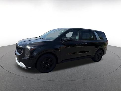 Used 2026 Kia Carnival FWD image 8