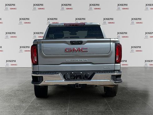 Used 2025 GMC Sierra 1500 SLT image 7
