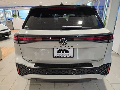 New 2026 Volkswagen Tiguan SE R-Line AWD/4WD image 3
