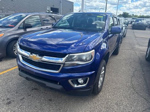 Used 2017 Chevrolet Colorado LT w/ LT Convenience Package AWD/4WD image 3