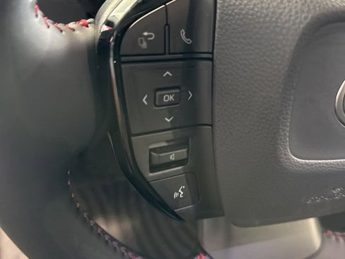 Used 2025 Toyota Prius Plug-In Hybrid image 35