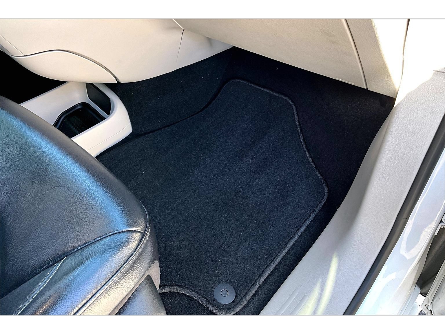 Certified 2022 Chrysler Pacifica Touring-L FWD image 45