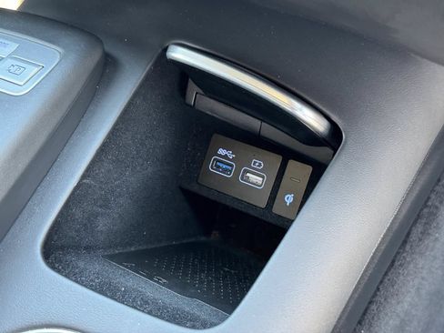 Used 2025 Genesis GV70 2.5T AWD/4WD image 19