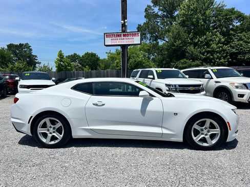 Used 2022 Chevrolet Camaro LT RWD image 3
