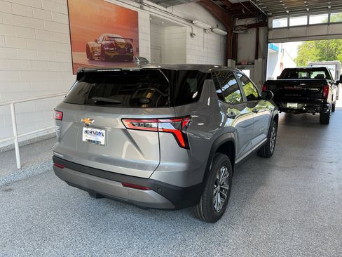 New 2026 Chevrolet Equinox LT FWD image 10