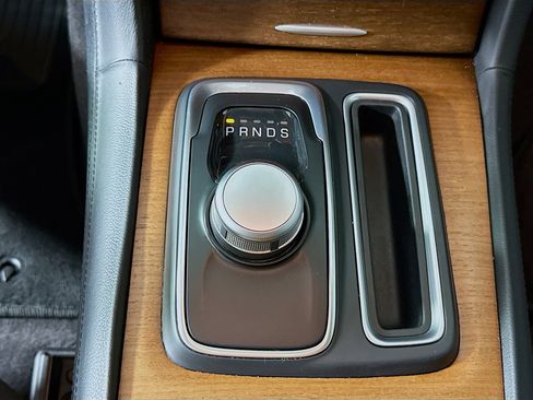 Used 2016 Chrysler 300 C Platinum w/ Safetytec Plus Group image 19