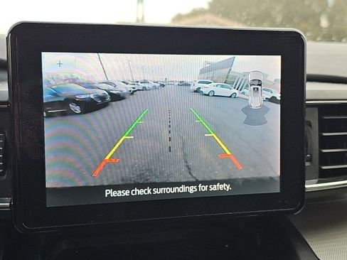 Used 2020 Ford Explorer XLT w/ Equipment Group 202A image 7