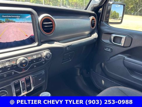 Used 2023 Jeep Gladiator Mojave w/ LED Lighting Group AWD/4WD image 16