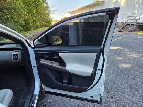 Used 2024 Toyota bZ4X AWD w/ Weather Package image 20