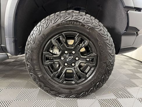 Used 2023 Chevrolet Silverado 1500 ZR2 w/ Technology Package image 10