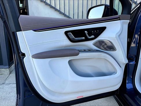 Used 2023 Mercedes-Benz EQS 450+ 4MATIC SUV image 21