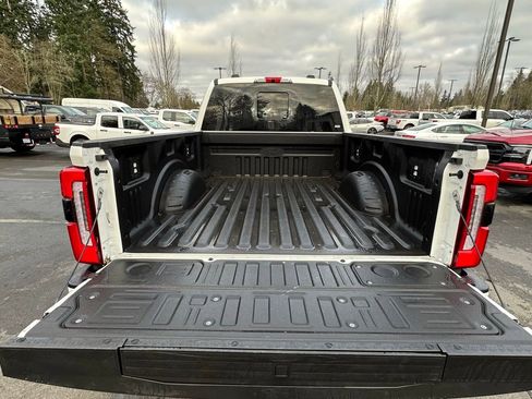 Used 2025 Ford F350 Platinum w/ FX4 Off-Road Package image 7