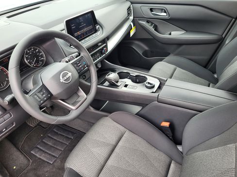 New 2026 Nissan Rogue SV w/ Cold Weather Package AWD/4WD image 10