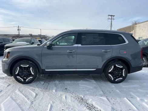 New 2025 Kia Telluride S image 2