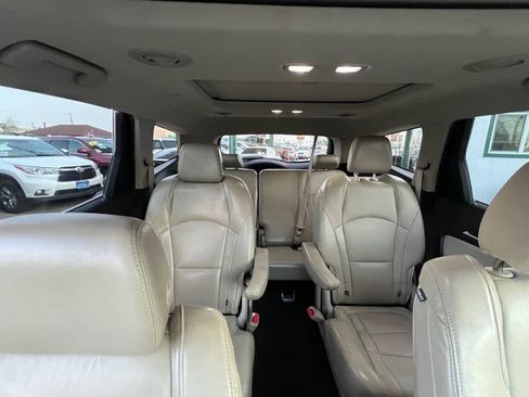Used 2018 Buick Enclave Essence AWD/4WD image 13