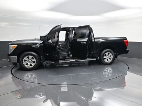 Used 2017 Nissan Titan SV image 47
